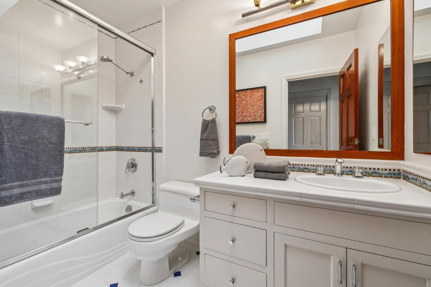 Detail Gallery Image 39 of 75 For 720 Endfield Way, Hillsborough,  CA 94010 - 4 Beds | 4 Baths