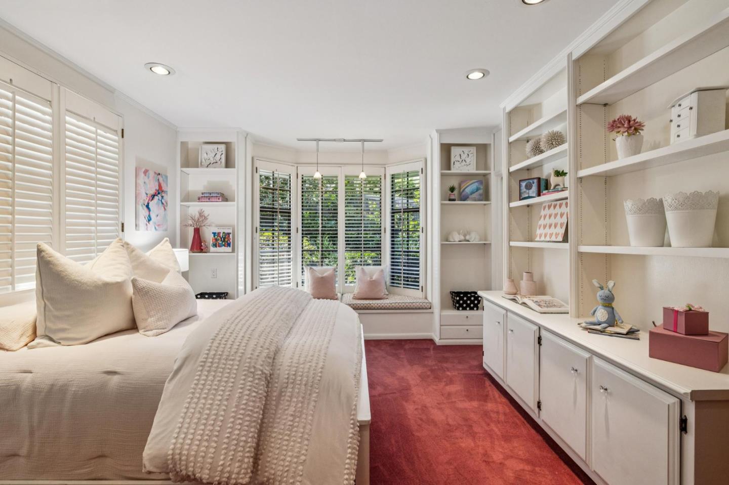 Detail Gallery Image 41 of 75 For 720 Endfield Way, Hillsborough,  CA 94010 - 4 Beds | 4 Baths