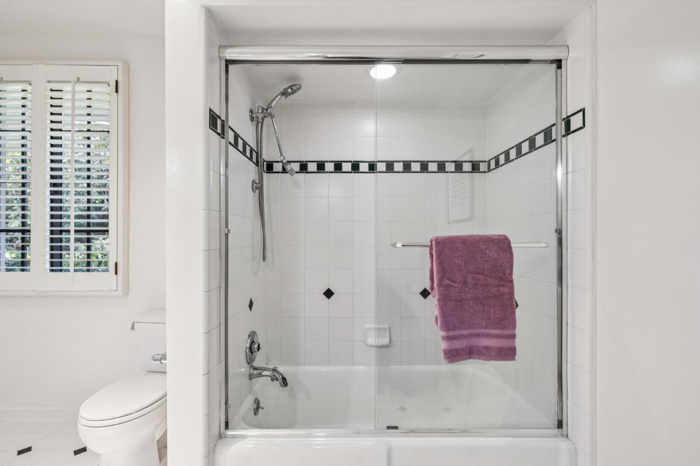 Detail Gallery Image 44 of 75 For 720 Endfield Way, Hillsborough,  CA 94010 - 4 Beds | 4 Baths