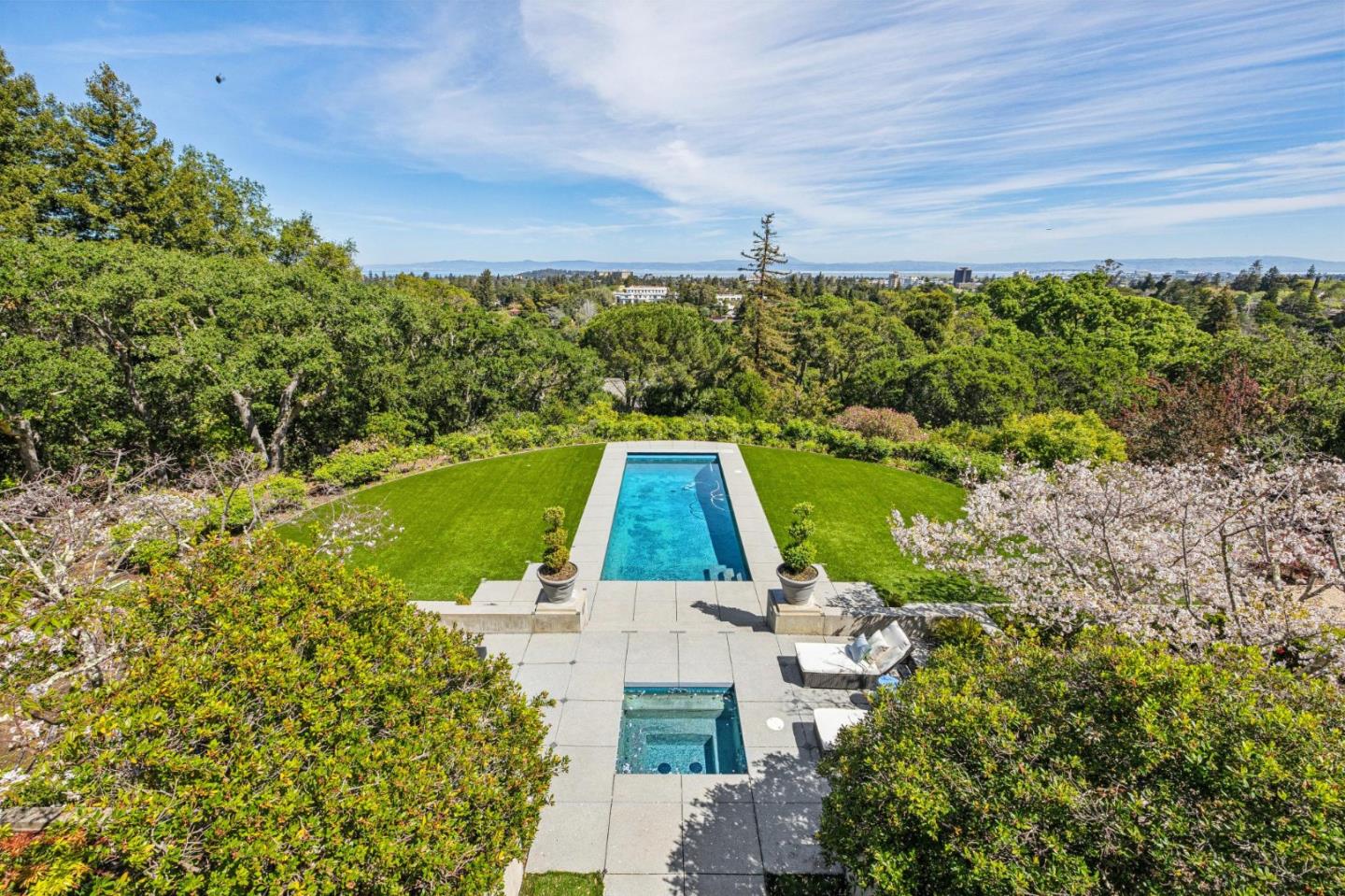 Detail Gallery Image 57 of 75 For 720 Endfield Way, Hillsborough,  CA 94010 - 4 Beds | 4 Baths