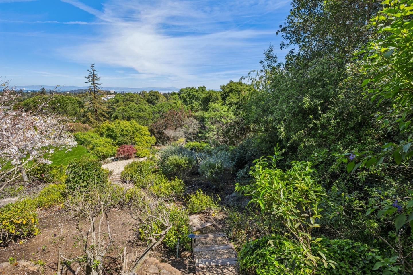 Detail Gallery Image 66 of 75 For 720 Endfield Way, Hillsborough,  CA 94010 - 4 Beds | 4 Baths