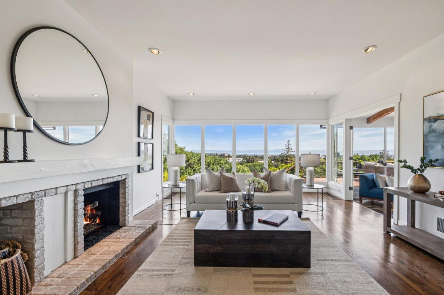 Detail Gallery Image 8 of 75 For 720 Endfield Way, Hillsborough,  CA 94010 - 4 Beds | 4 Baths