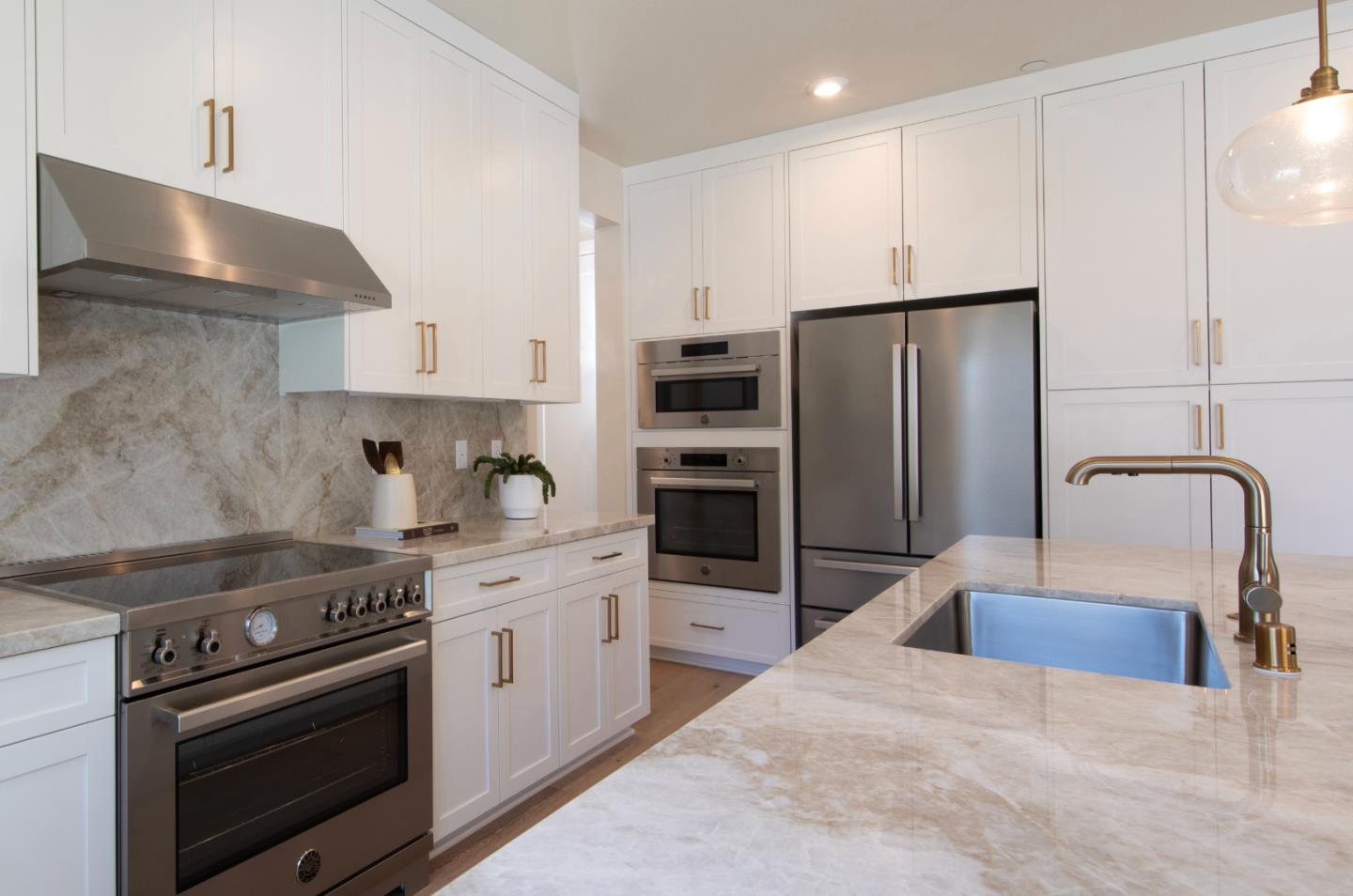 Detail Gallery Image 4 of 38 For 7392 Ailes Ct, Gilroy,  CA 95020 - 4 Beds | 3/1 Baths