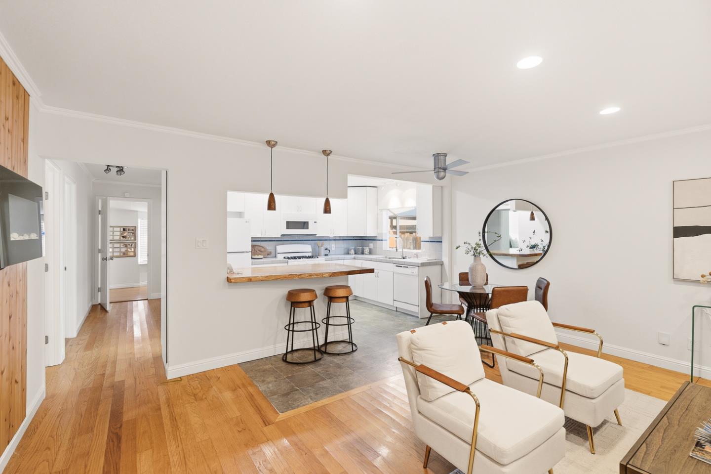 Detail Gallery Image 11 of 39 For 1091 15th Ave, Redwood City,  CA 94063 - 3 Beds | 1/1 Baths