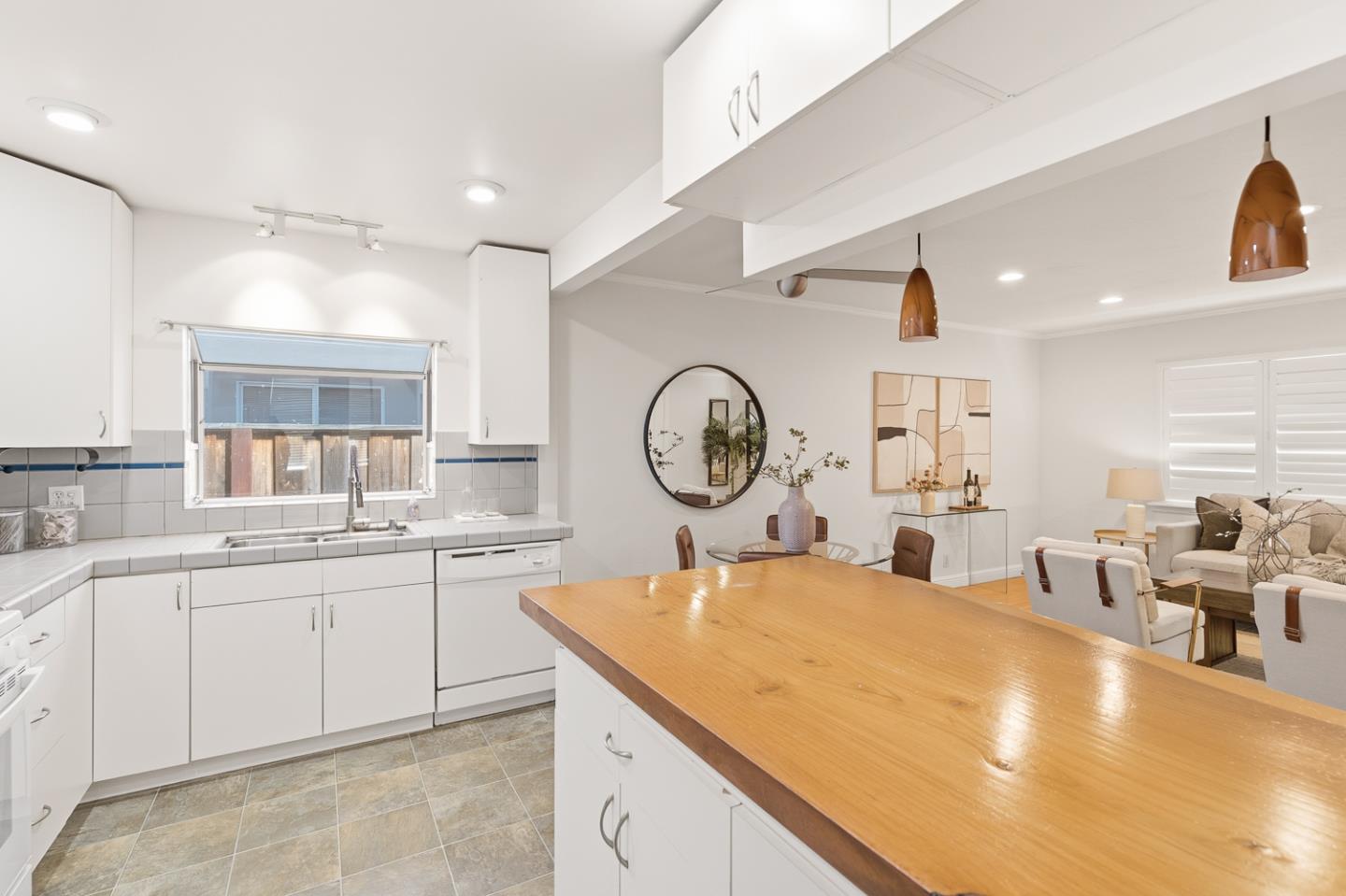 Detail Gallery Image 13 of 39 For 1091 15th Ave, Redwood City,  CA 94063 - 3 Beds | 1/1 Baths