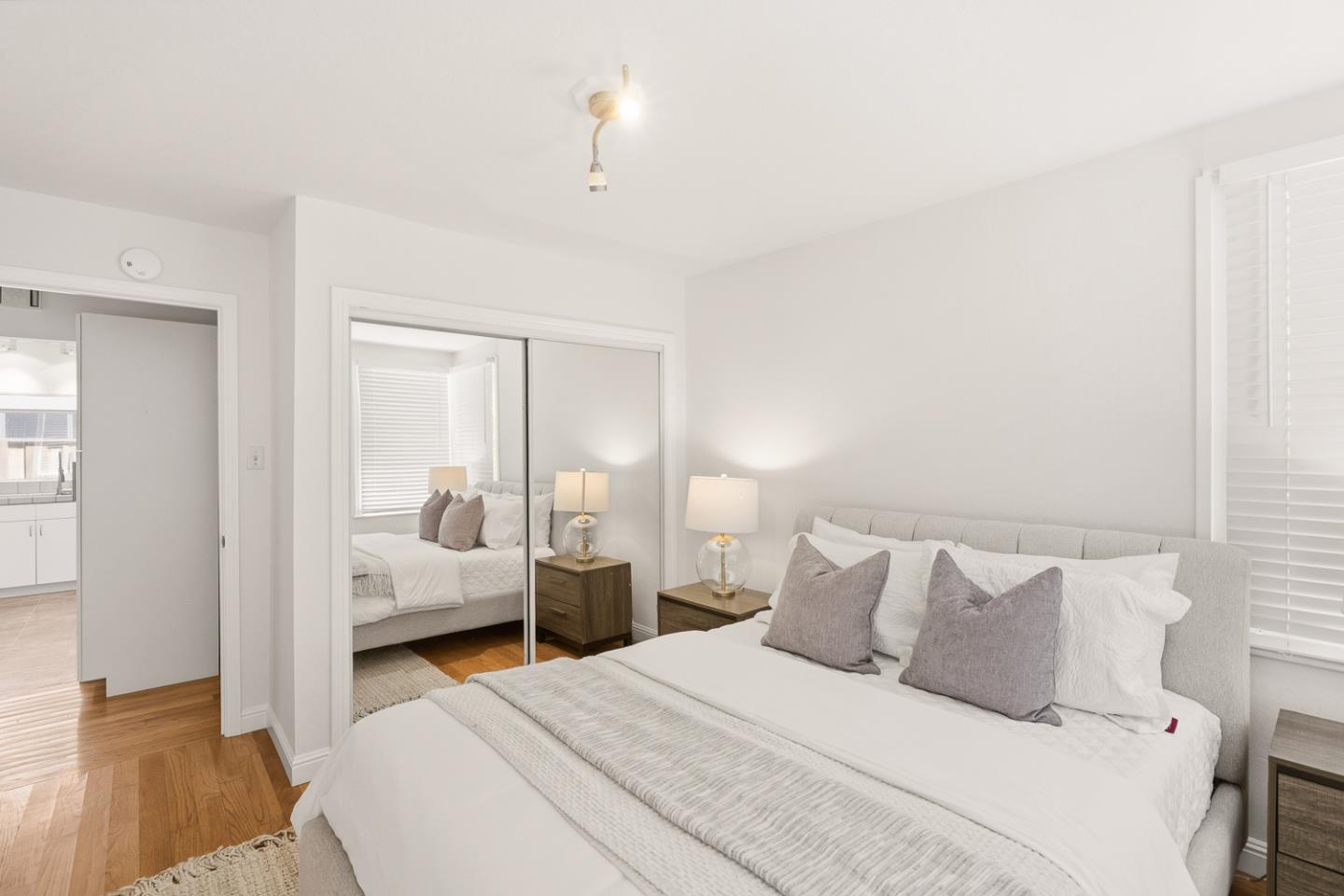 Detail Gallery Image 15 of 39 For 1091 15th Ave, Redwood City,  CA 94063 - 3 Beds | 1/1 Baths