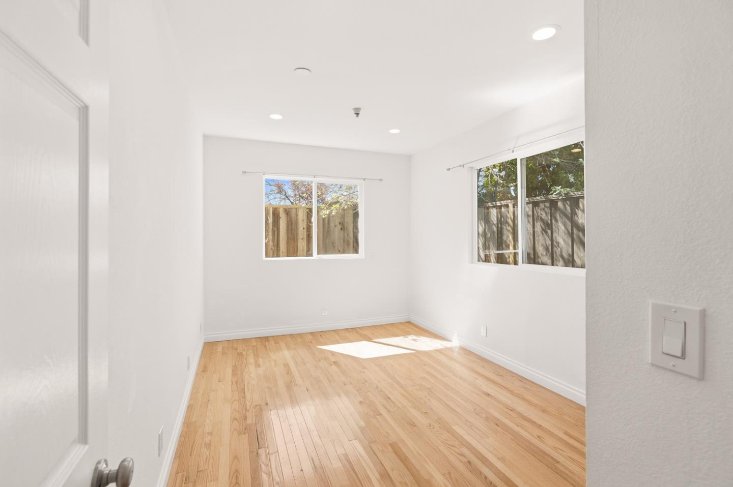 Detail Gallery Image 28 of 39 For 1091 15th Ave, Redwood City,  CA 94063 - 3 Beds | 1/1 Baths