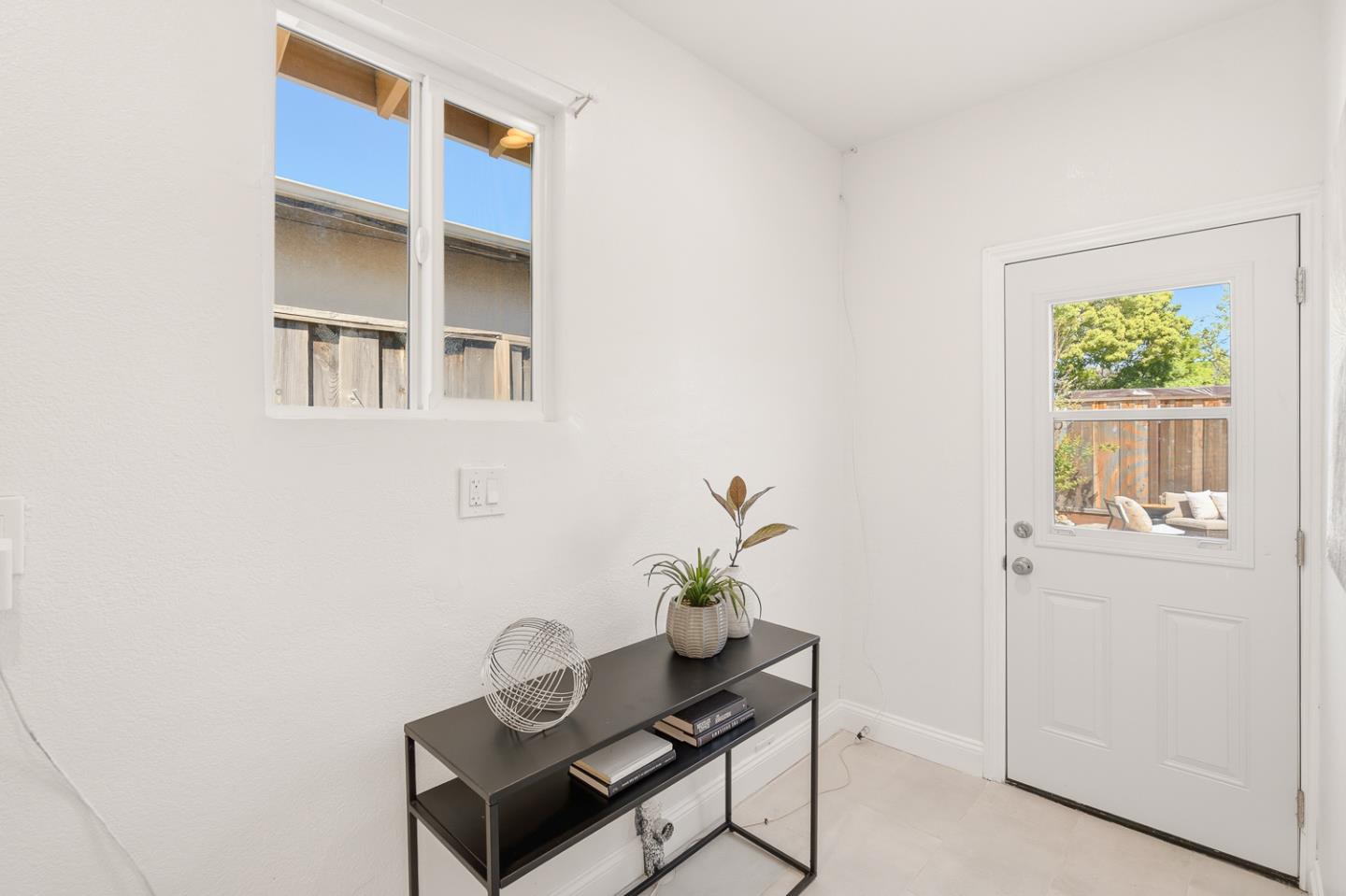 Detail Gallery Image 30 of 39 For 1091 15th Ave, Redwood City,  CA 94063 - 3 Beds | 1/1 Baths