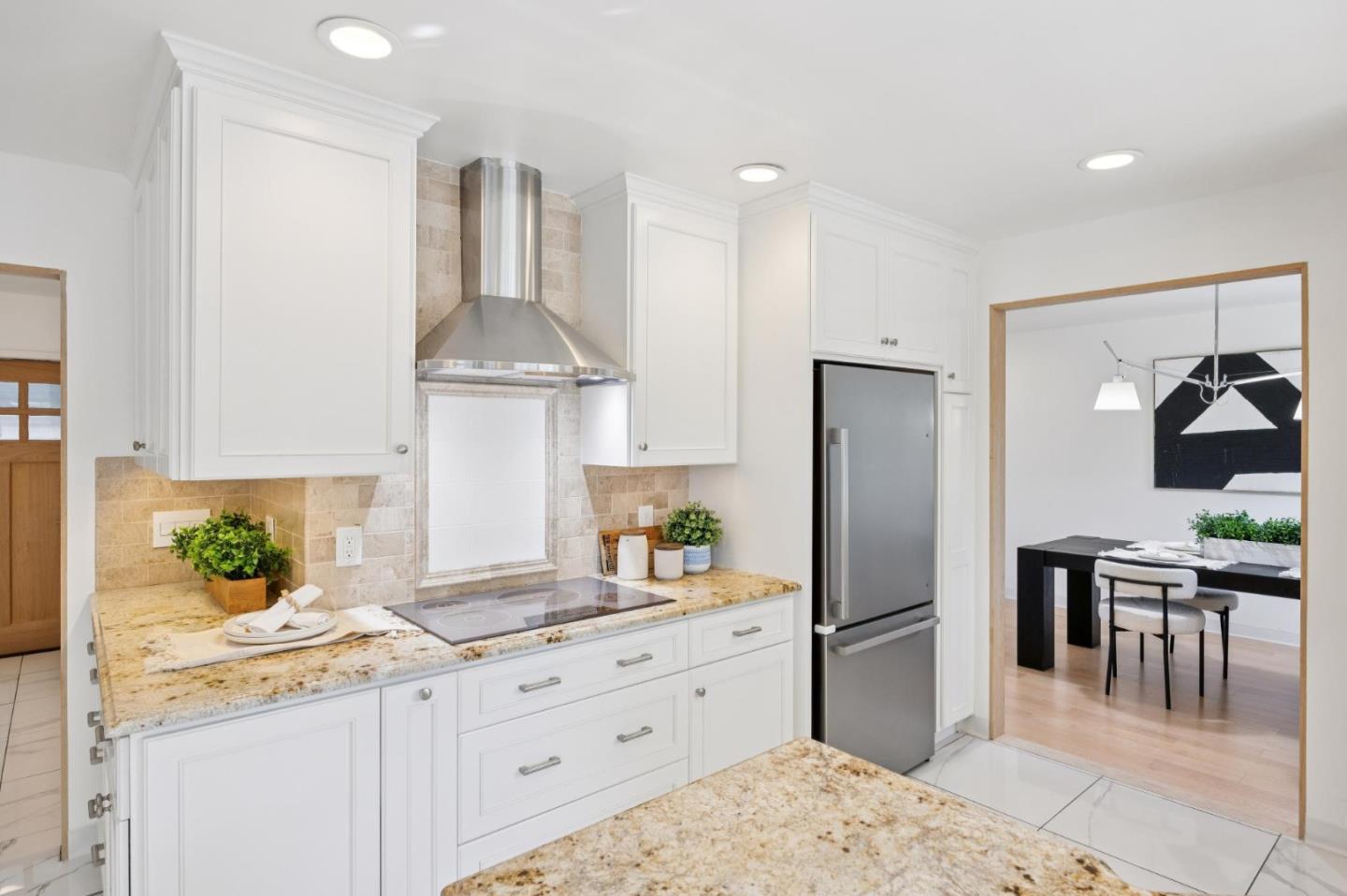 Detail Gallery Image 12 of 37 For 5059 Glouchester Ct, San Jose,  CA 95136 - 4 Beds | 2/1 Baths