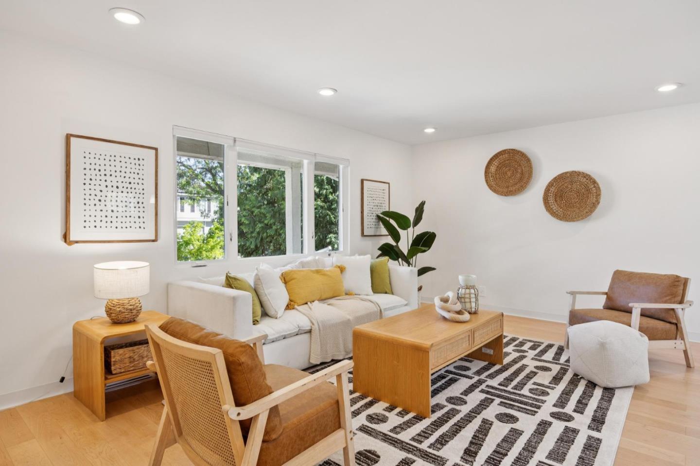 Detail Gallery Image 7 of 37 For 5059 Glouchester Ct, San Jose,  CA 95136 - 4 Beds | 2/1 Baths