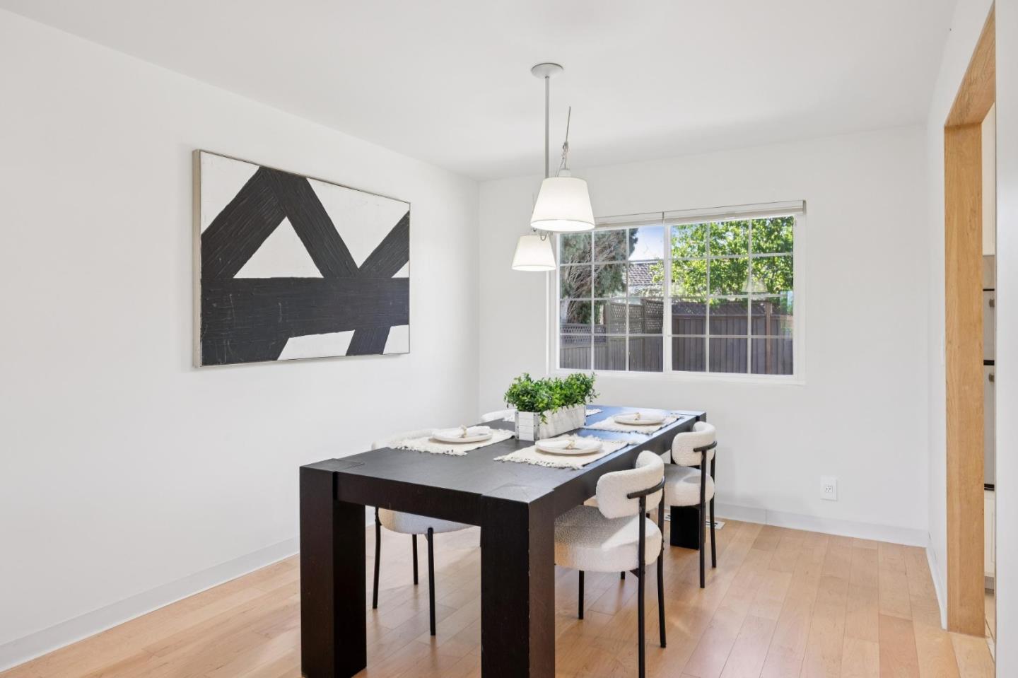 Detail Gallery Image 9 of 37 For 5059 Glouchester Ct, San Jose,  CA 95136 - 4 Beds | 2/1 Baths