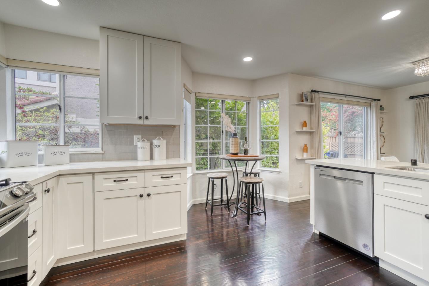 Detail Gallery Image 11 of 29 For 15 Amy Dr, San Mateo,  CA 94403 - 4 Beds | 3 Baths