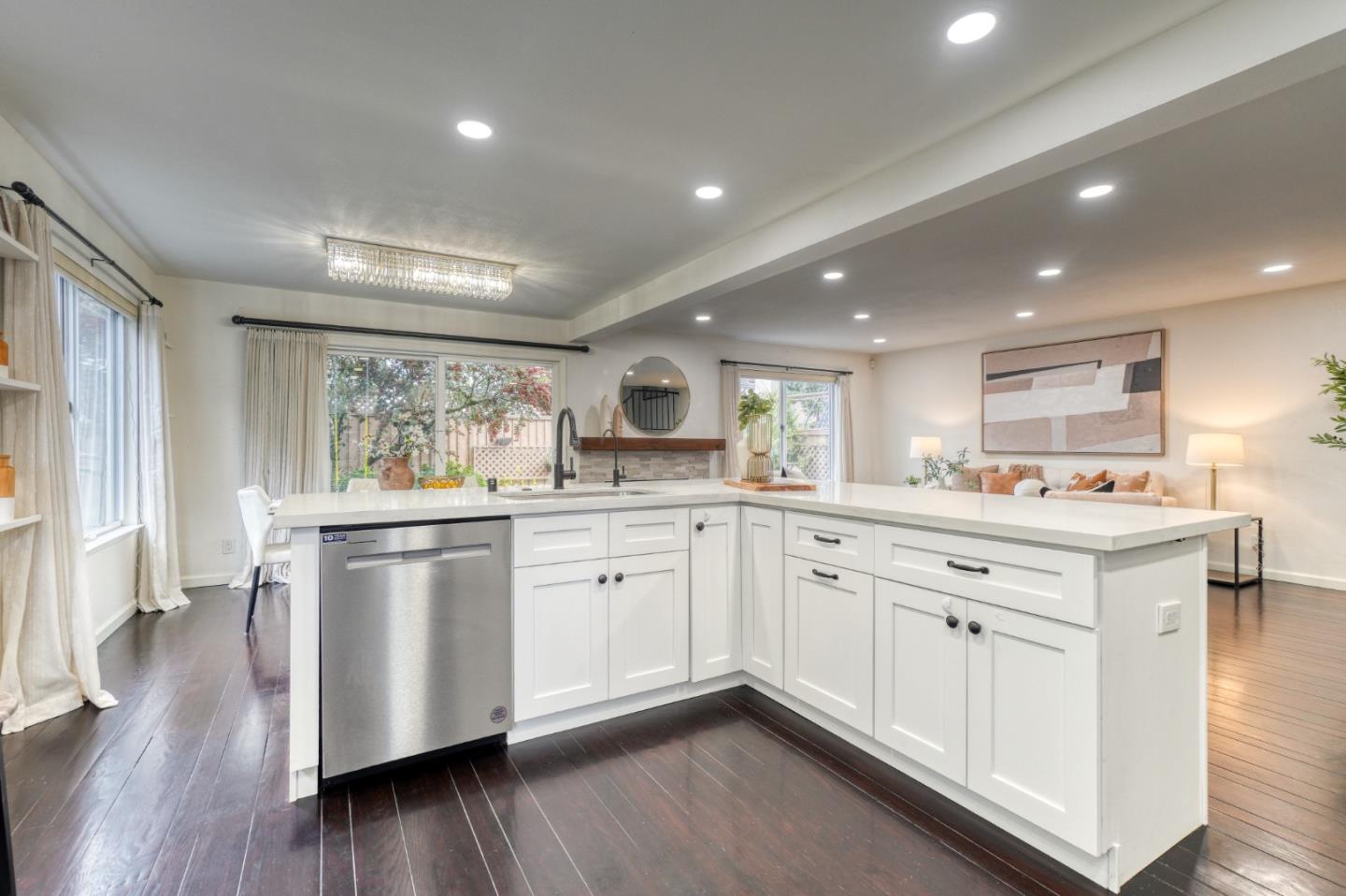 Detail Gallery Image 13 of 29 For 15 Amy Dr, San Mateo,  CA 94403 - 4 Beds | 3 Baths