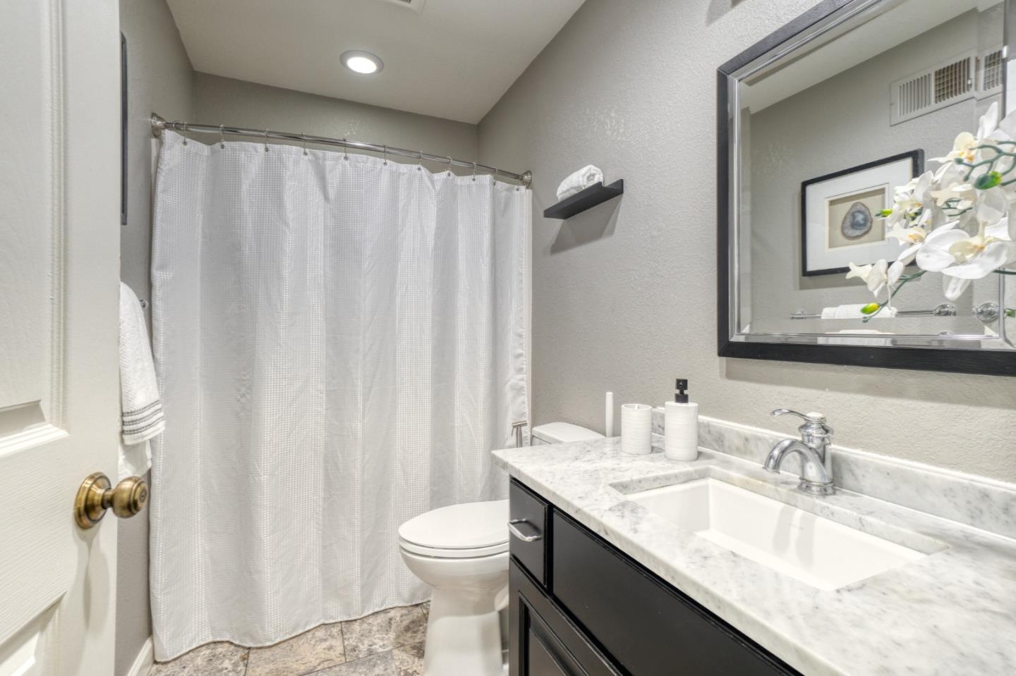 Detail Gallery Image 24 of 29 For 15 Amy Dr, San Mateo,  CA 94403 - 4 Beds | 3 Baths