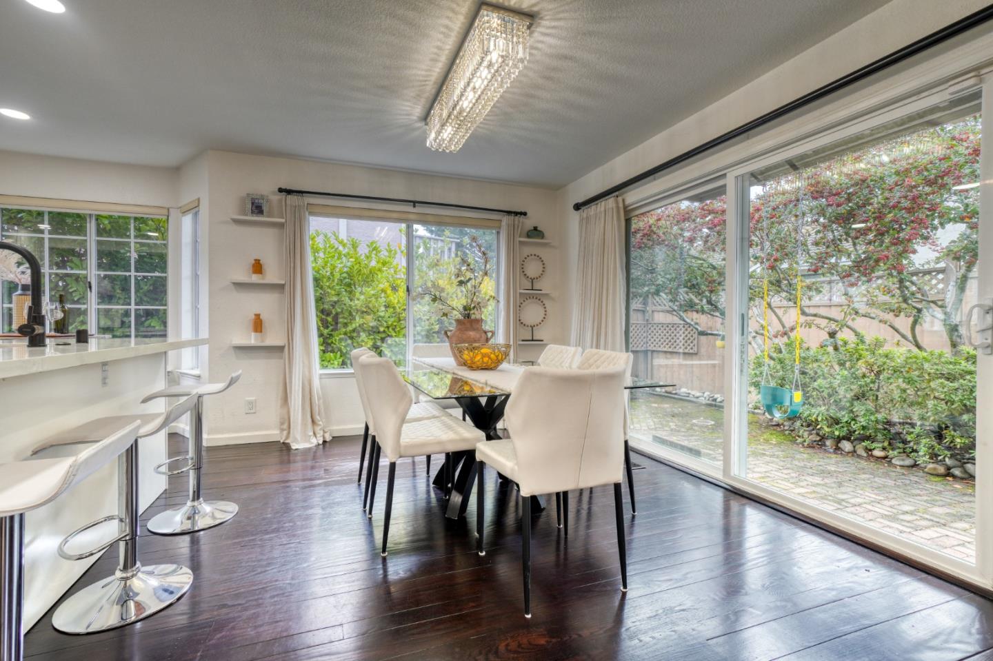 Detail Gallery Image 6 of 29 For 15 Amy Dr, San Mateo,  CA 94403 - 4 Beds | 3 Baths