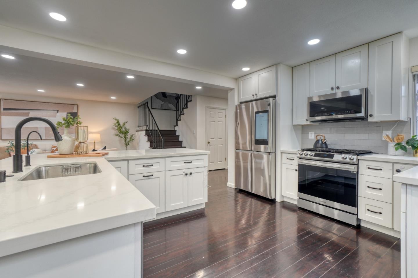 Detail Gallery Image 9 of 29 For 15 Amy Dr, San Mateo,  CA 94403 - 4 Beds | 3 Baths