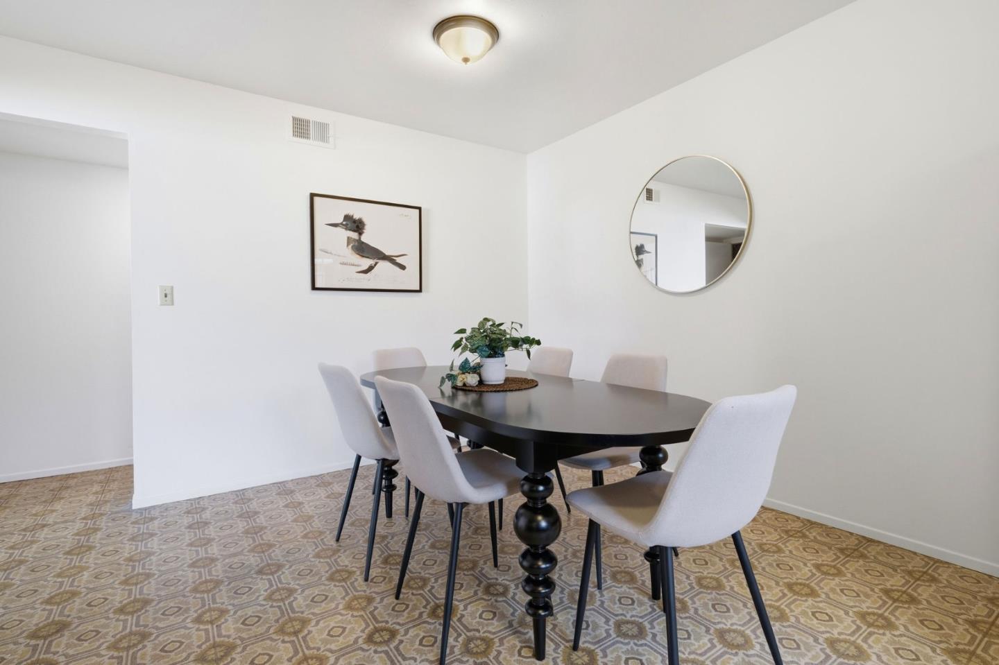 Detail Gallery Image 12 of 37 For 228 Auburn Ave, Santa Cruz,  CA 95060 - 4 Beds | 2 Baths