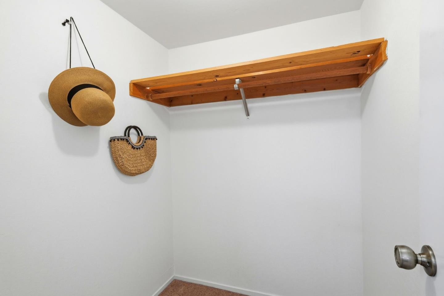 Detail Gallery Image 27 of 37 For 228 Auburn Ave, Santa Cruz,  CA 95060 - 4 Beds | 2 Baths