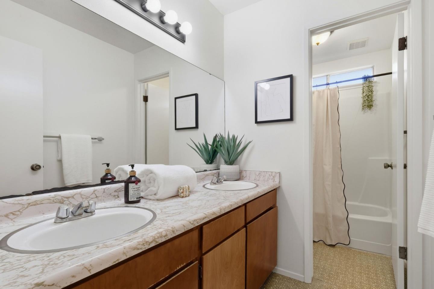 Detail Gallery Image 28 of 37 For 228 Auburn Ave, Santa Cruz,  CA 95060 - 4 Beds | 2 Baths