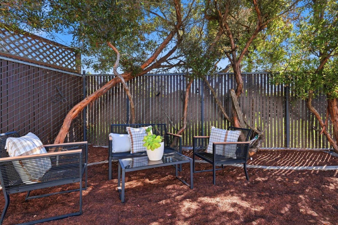 Detail Gallery Image 33 of 37 For 228 Auburn Ave, Santa Cruz,  CA 95060 - 4 Beds | 2 Baths