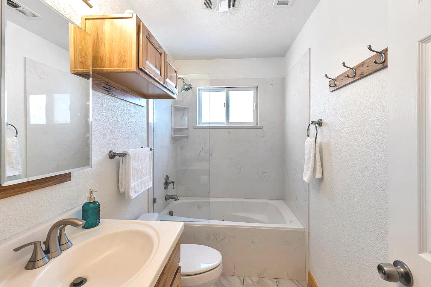 Detail Gallery Image 21 of 35 For 321 via Loma, Morgan Hill,  CA 95037 - 4 Beds | 2 Baths