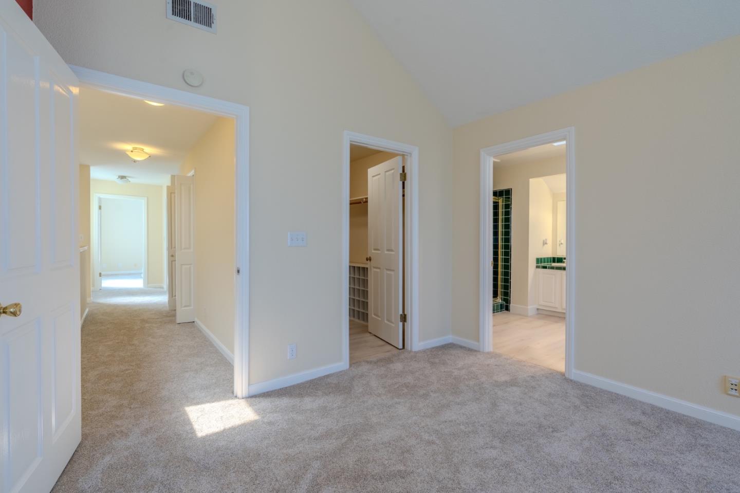 Detail Gallery Image 15 of 21 For 350 6th St Main House,  Montara,  CA 94037 - 3 Beds | 2/1 Baths