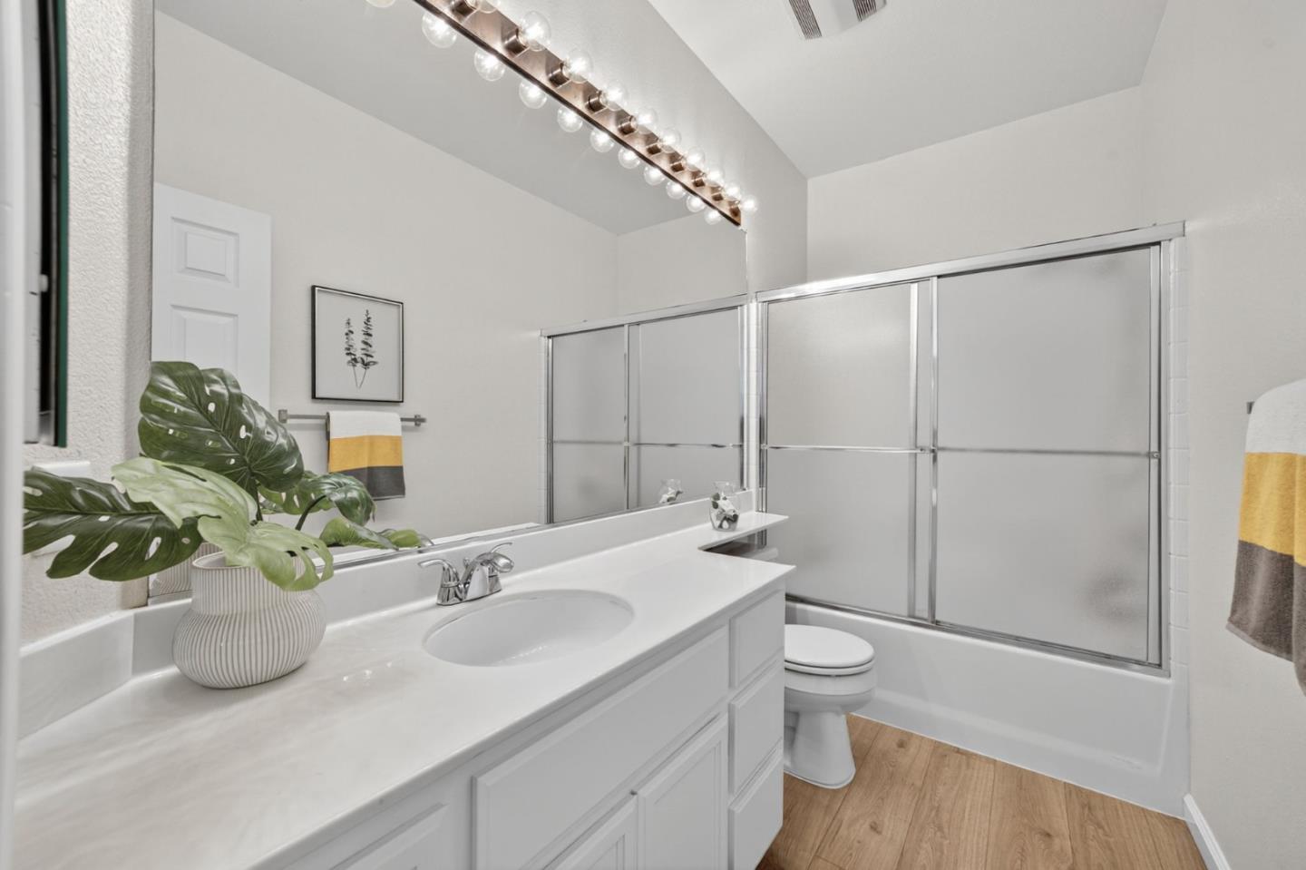 Detail Gallery Image 35 of 42 For 2955 Vineyard Park Dr, San Jose,  CA 95148 - 4 Beds | 2/1 Baths