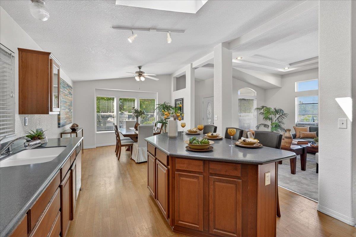 Detail Gallery Image 11 of 47 For 444 Whispering Pines Dr #122,  Scotts Valley,  CA 95066 - 3 Beds | 2 Baths