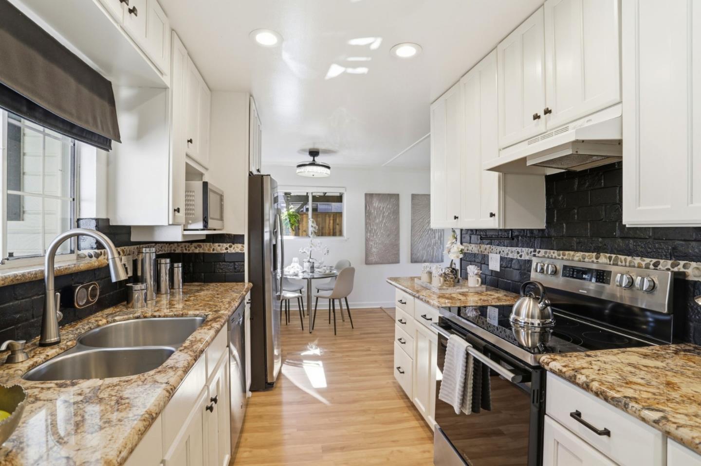 Detail Gallery Image 2 of 13 For 1567 Jacob Ave, San Jose,  CA 95118 - 3 Beds | 2/1 Baths