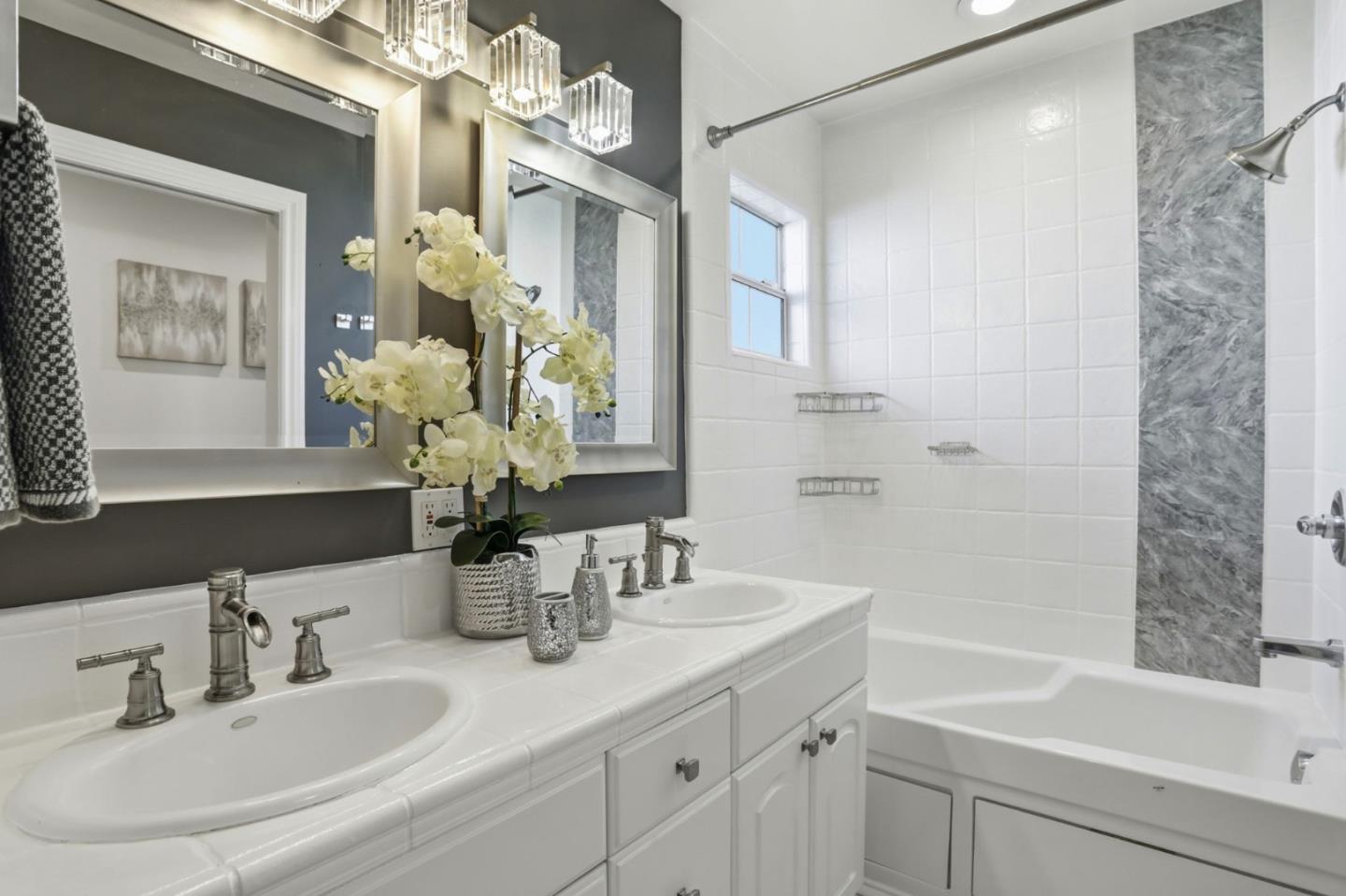 Detail Gallery Image 6 of 13 For 1567 Jacob Ave, San Jose,  CA 95118 - 3 Beds | 2/1 Baths