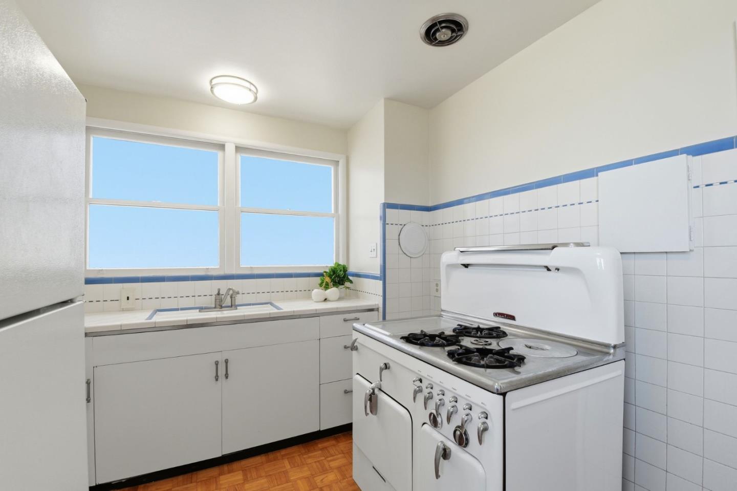 Detail Gallery Image 11 of 46 For 108 N Mayfair Ave, Daly City,  CA 94015 - 2 Beds | 1 Baths