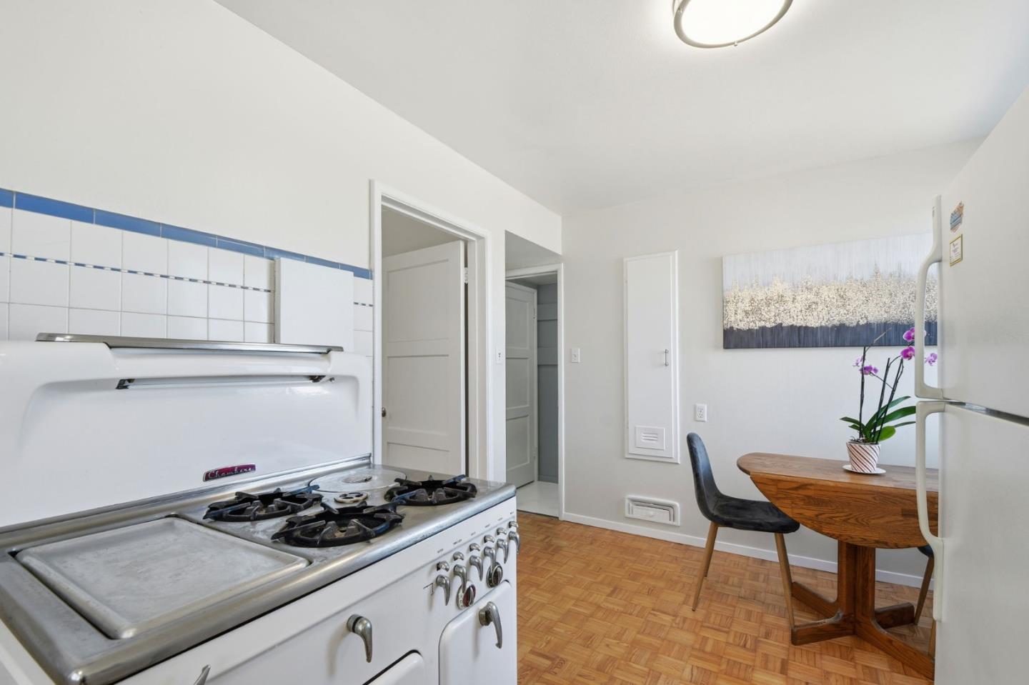 Detail Gallery Image 13 of 46 For 108 N Mayfair Ave, Daly City,  CA 94015 - 2 Beds | 1 Baths