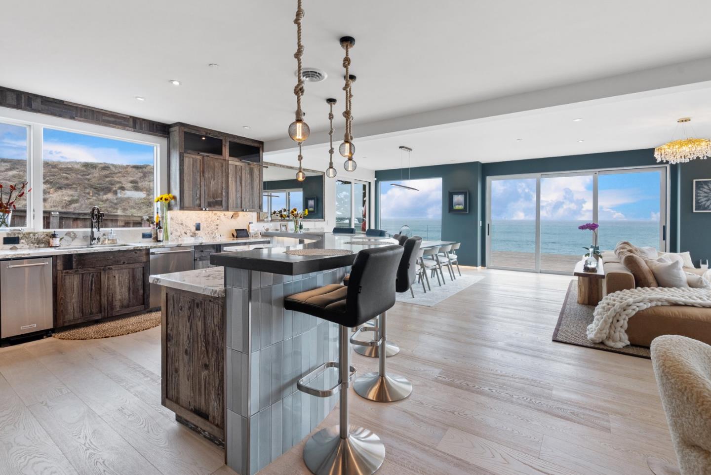 Detail Gallery Image 11 of 100 For 275 Davenport Landing Rd, Davenport,  CA 95017 - 5 Beds | 5/1 Baths