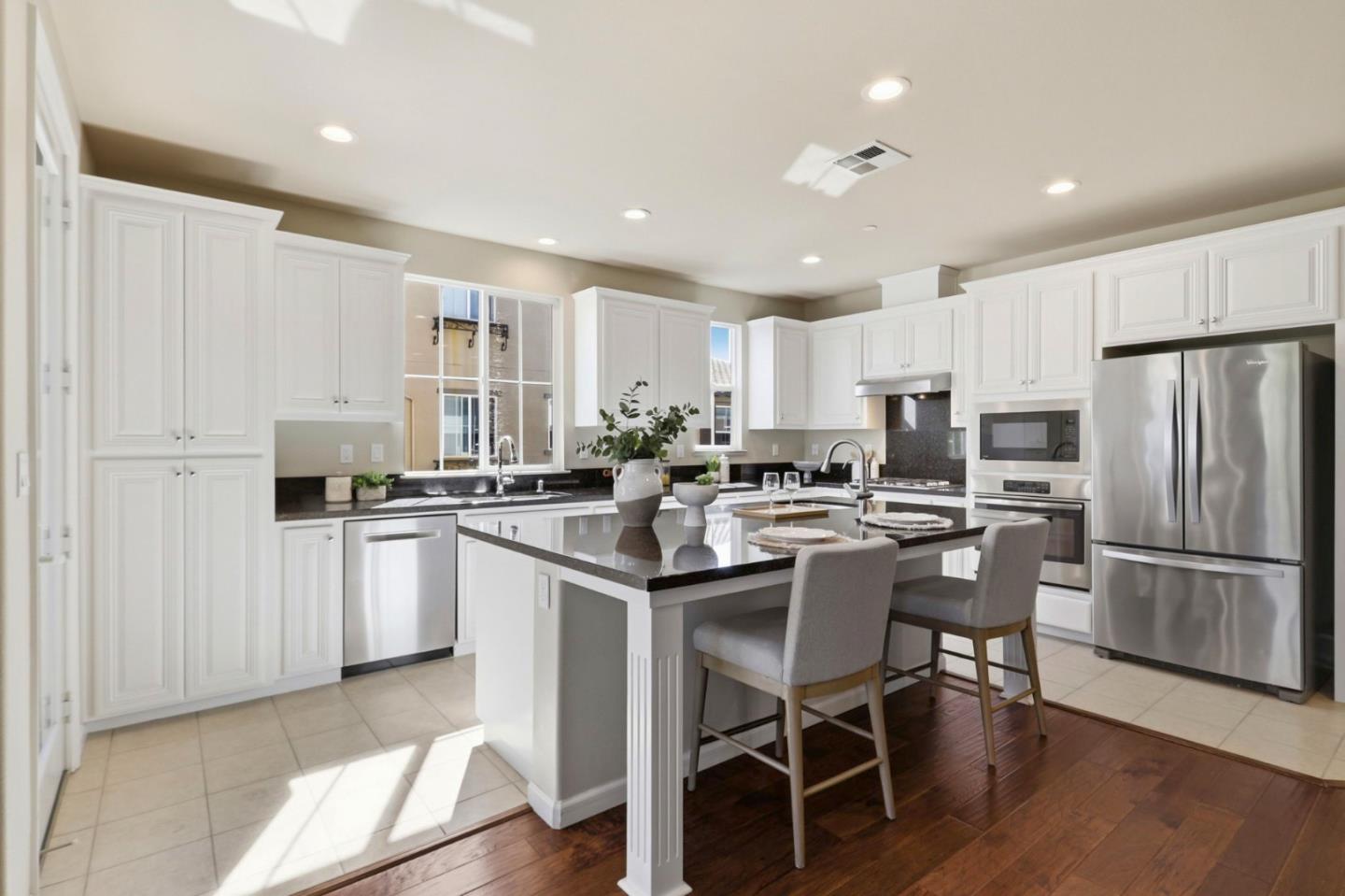 709 SATSUMA TER, SUNNYVALE, CA 94087  Photo 6