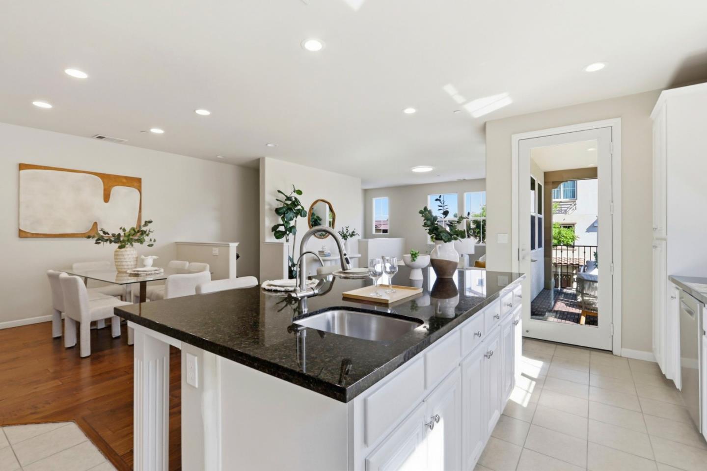 709 SATSUMA TER, SUNNYVALE, CA 94087  Photo 9