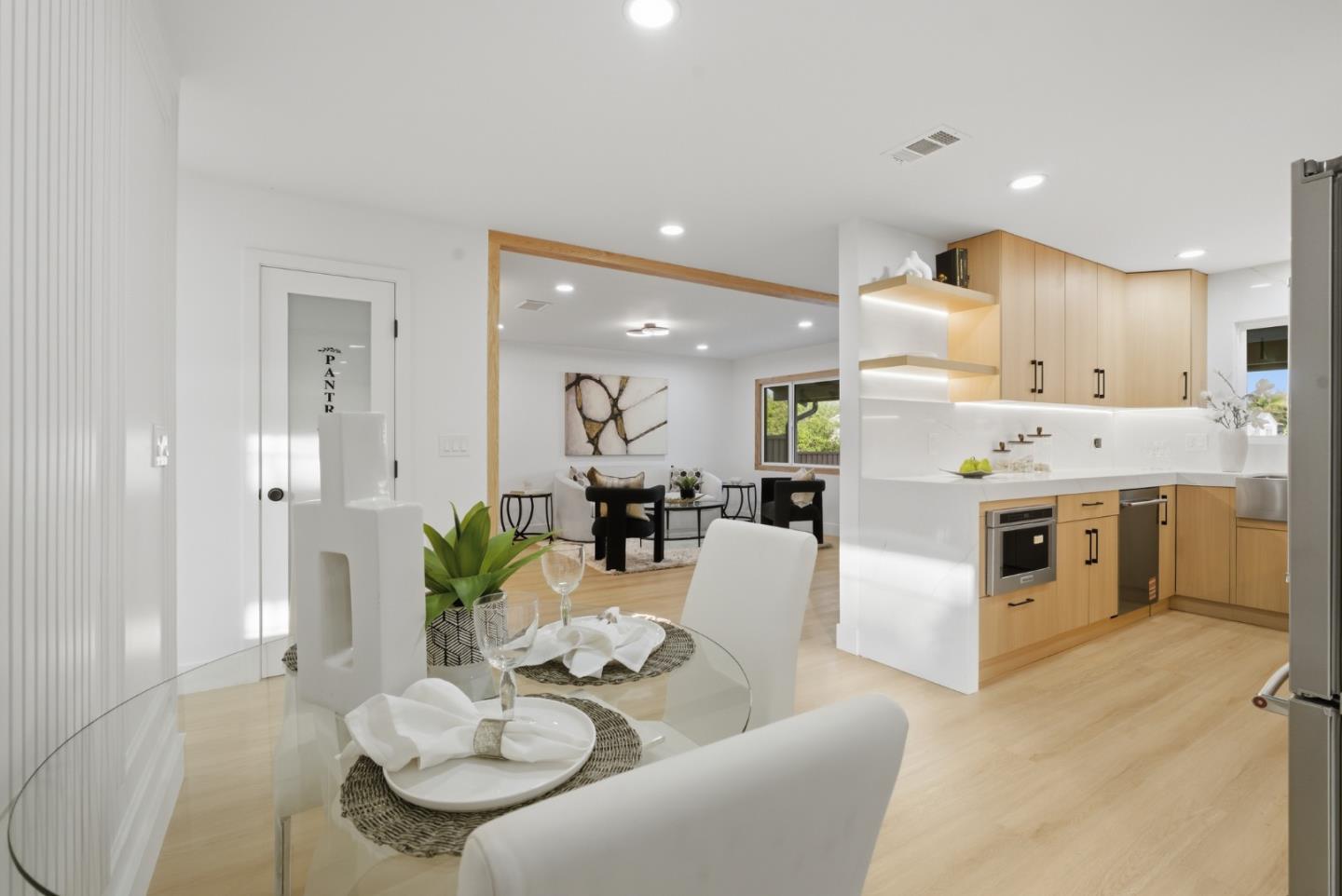 Detail Gallery Image 18 of 47 For 1497 Meadow Glen Way, San Jose,  CA 95121 - 3 Beds | 2 Baths