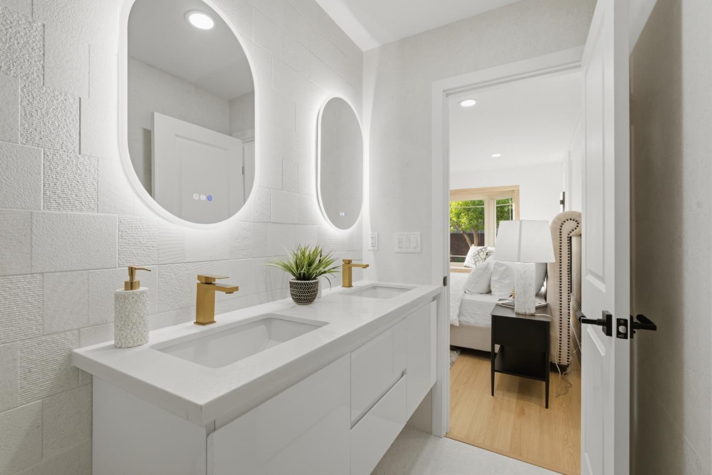 Detail Gallery Image 28 of 47 For 1497 Meadow Glen Way, San Jose,  CA 95121 - 3 Beds | 2 Baths