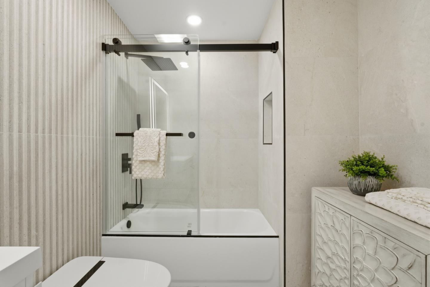 Detail Gallery Image 31 of 47 For 1497 Meadow Glen Way, San Jose,  CA 95121 - 3 Beds | 2 Baths