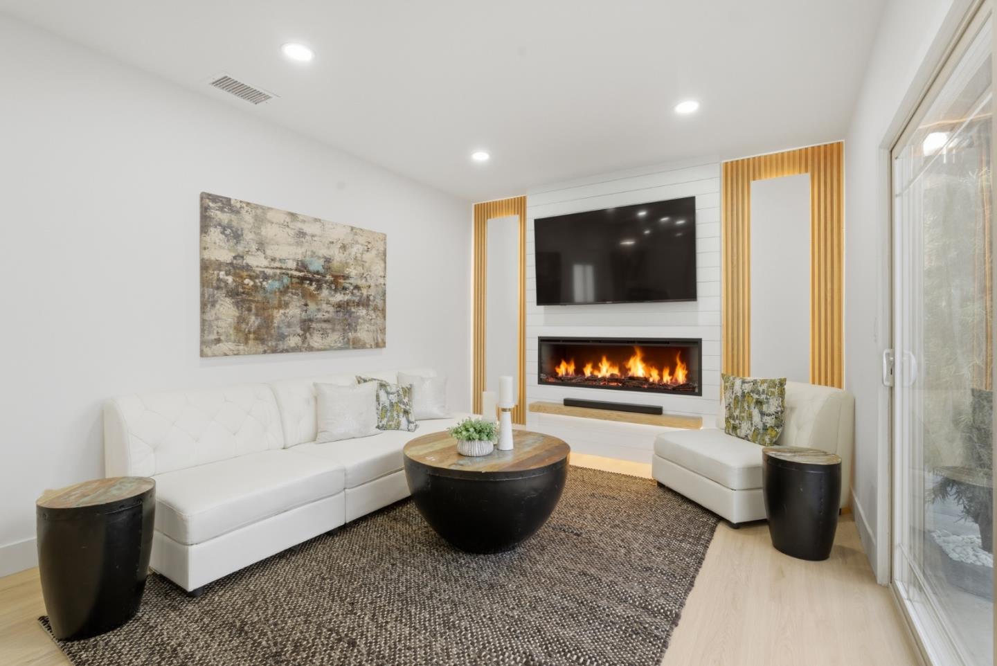 Detail Gallery Image 9 of 47 For 1497 Meadow Glen Way, San Jose,  CA 95121 - 3 Beds | 2 Baths