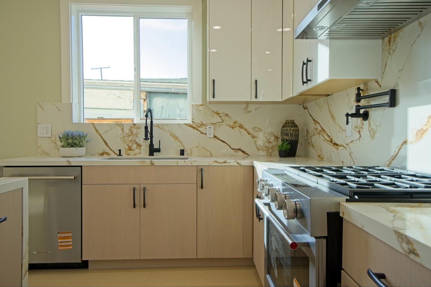 Detail Gallery Image 25 of 43 For 2475 Moraine Dr, Santa Clara,  CA 95051 - 4 Beds | 3 Baths