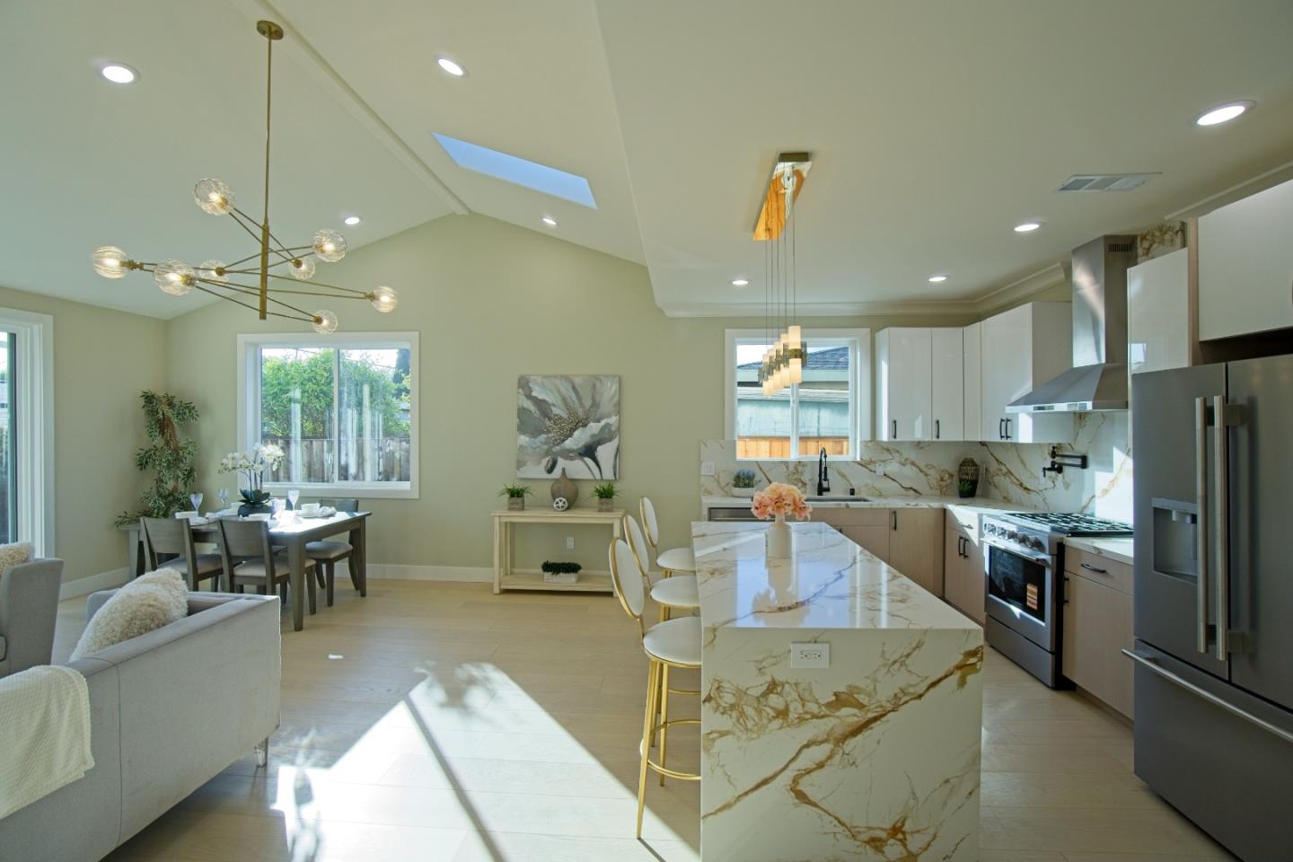 Detail Gallery Image 3 of 43 For 2475 Moraine Dr, Santa Clara,  CA 95051 - 4 Beds | 3 Baths