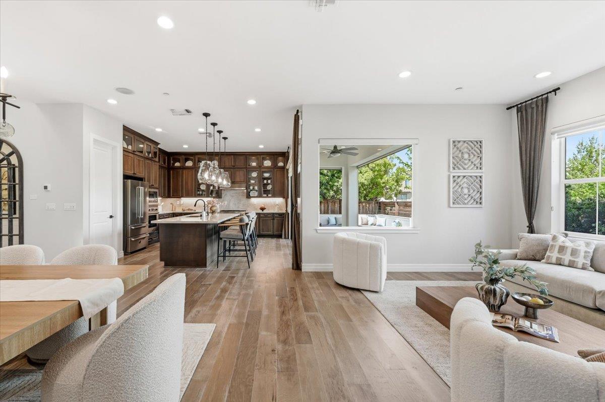 Detail Gallery Image 12 of 143 For 39502 S Darner Dr, Newark,  CA 94560 - 5 Beds | 3/1 Baths