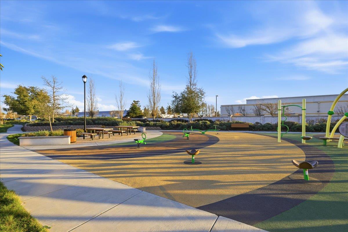 Detail Gallery Image 130 of 143 For 39502 S Darner Dr, Newark,  CA 94560 - 5 Beds | 3/1 Baths