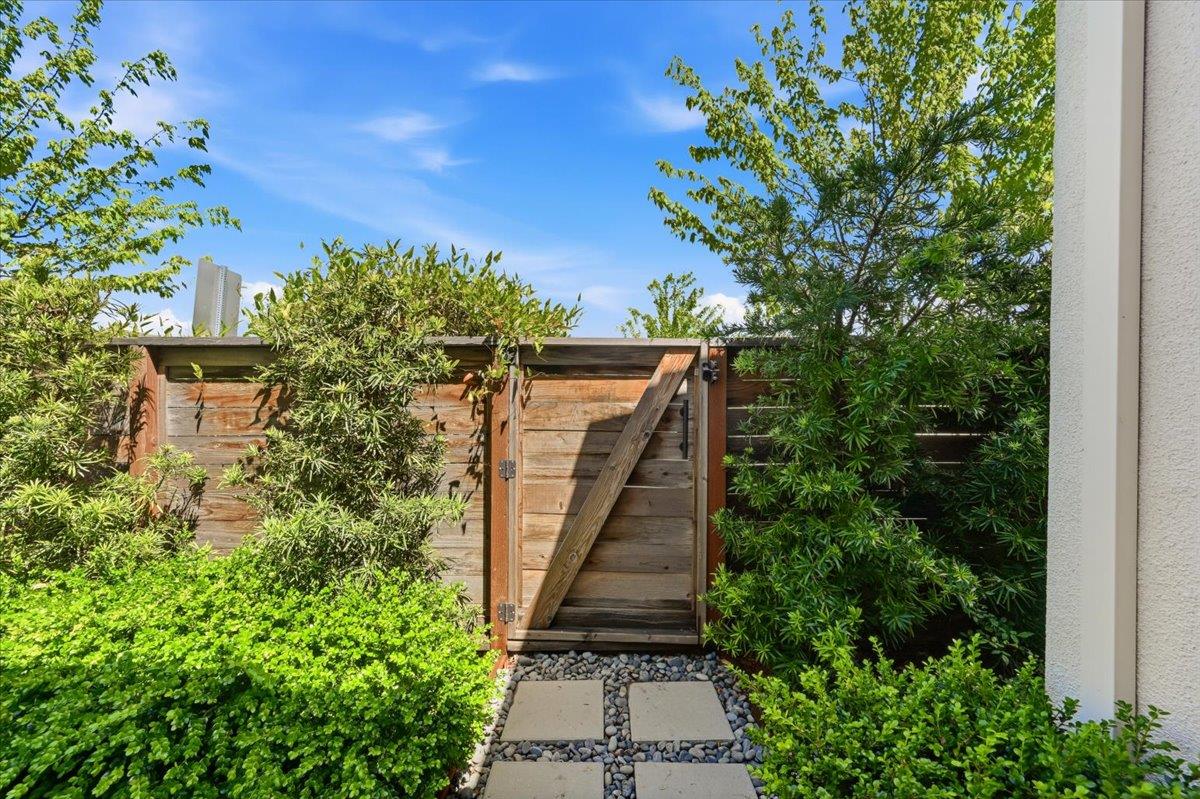 Detail Gallery Image 91 of 143 For 39502 S Darner Dr, Newark,  CA 94560 - 5 Beds | 3/1 Baths