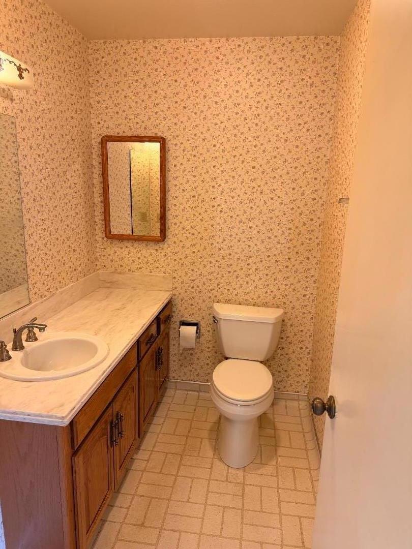 Detail Gallery Image 10 of 34 For 1031 Mount Darwin Dr, San Jose,  CA 95120 - 5 Beds | 2/1 Baths