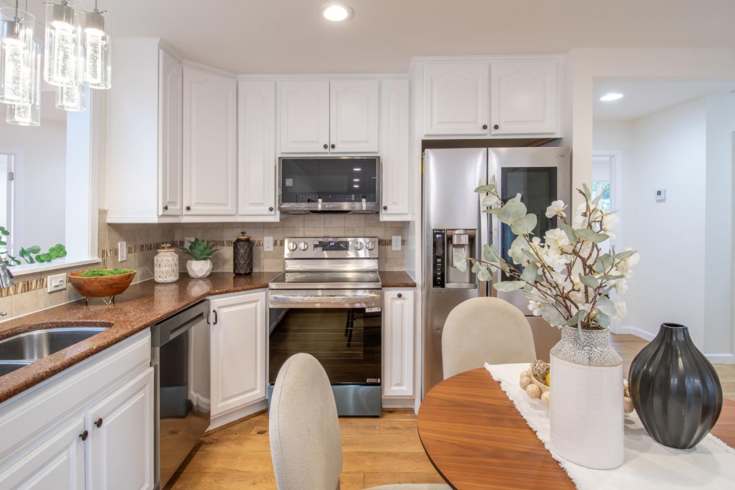 Detail Gallery Image 10 of 47 For 1117 Greenbriar Ave, San Jose,  CA 95128 - 4 Beds | 2 Baths