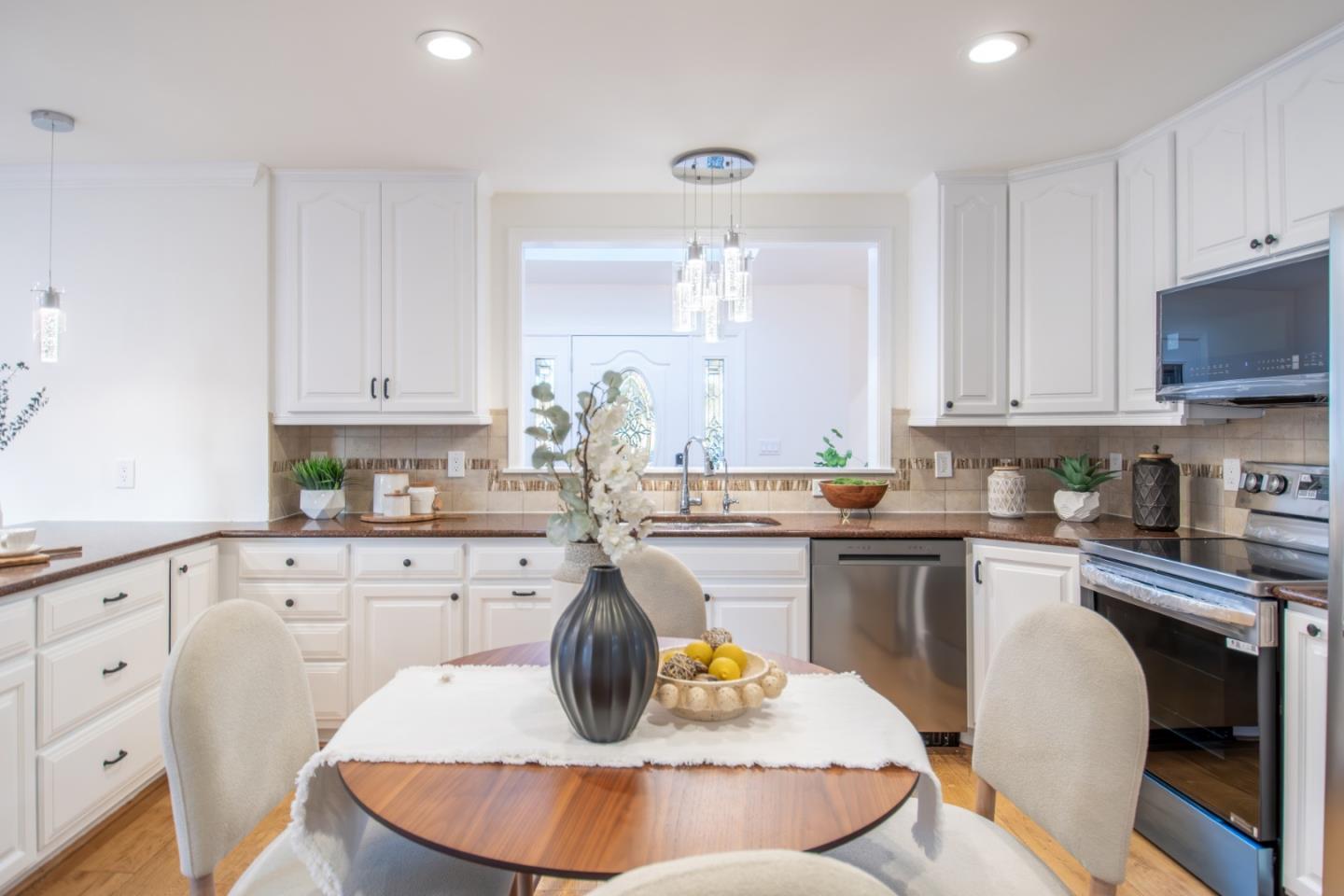 Detail Gallery Image 11 of 47 For 1117 Greenbriar Ave, San Jose,  CA 95128 - 4 Beds | 2 Baths