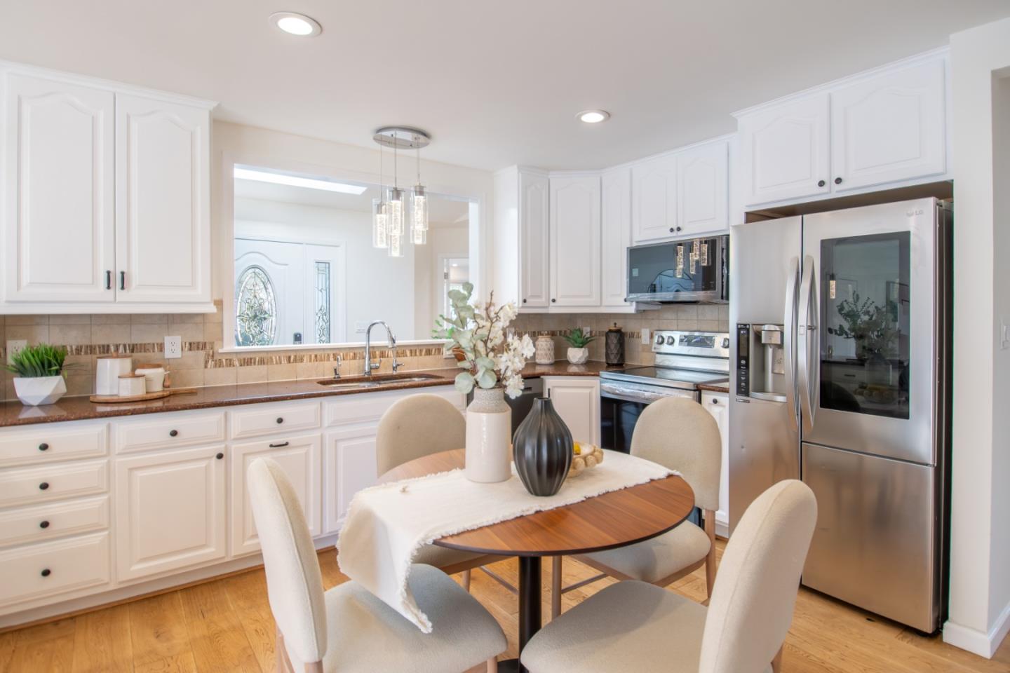 Detail Gallery Image 12 of 47 For 1117 Greenbriar Ave, San Jose,  CA 95128 - 4 Beds | 2 Baths