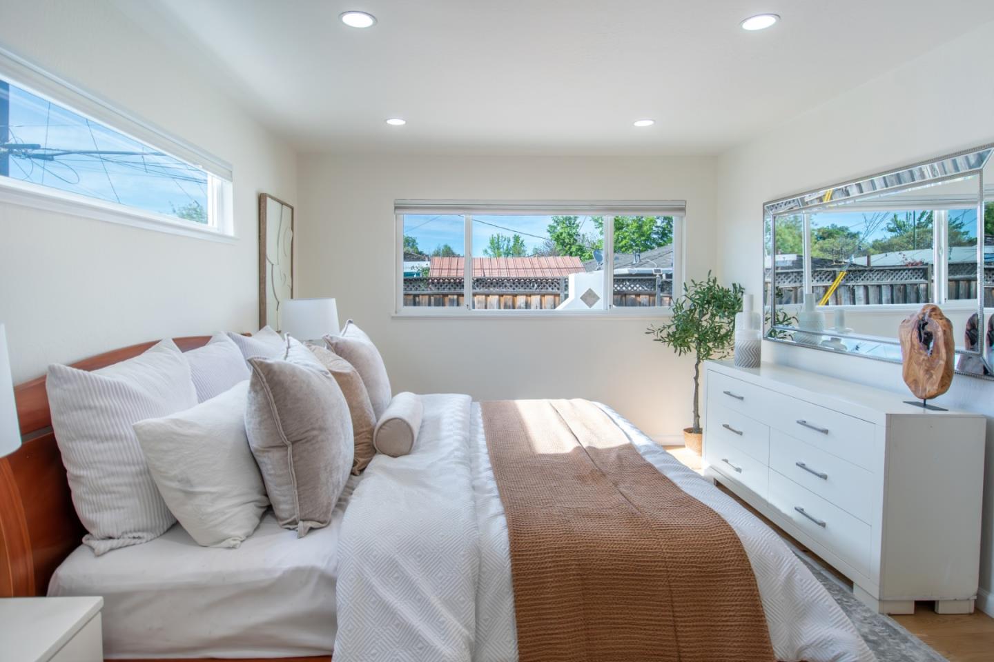 Detail Gallery Image 18 of 47 For 1117 Greenbriar Ave, San Jose,  CA 95128 - 4 Beds | 2 Baths