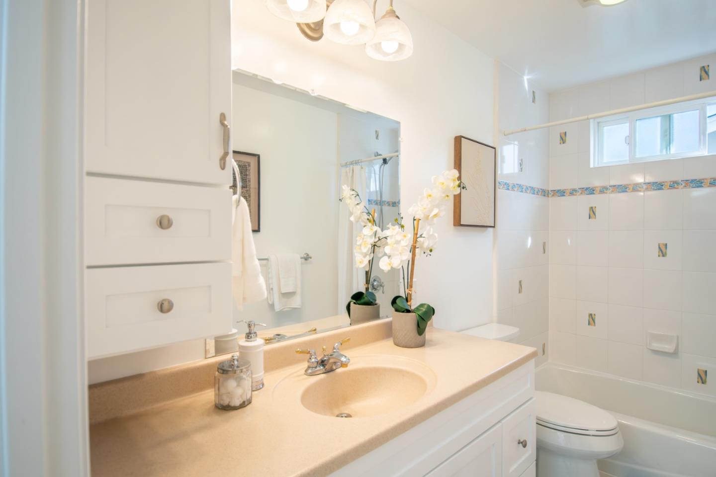 Detail Gallery Image 34 of 47 For 1117 Greenbriar Ave, San Jose,  CA 95128 - 4 Beds | 2 Baths